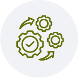 Ícono de engranajes con un visto bueno que representa diseñar e implementar sistemas de control interno